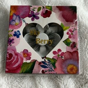 SkyBerry 25mm Fluffy Eyelashes 3D Mink False Lashes